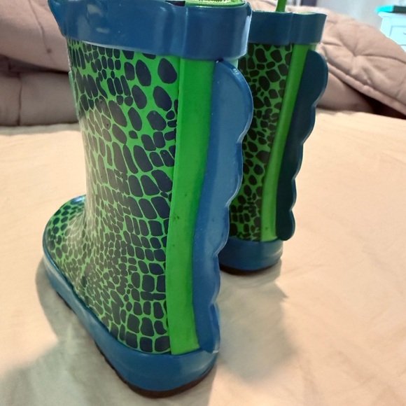 OAKI Rain Boots - Picture 4 of 6